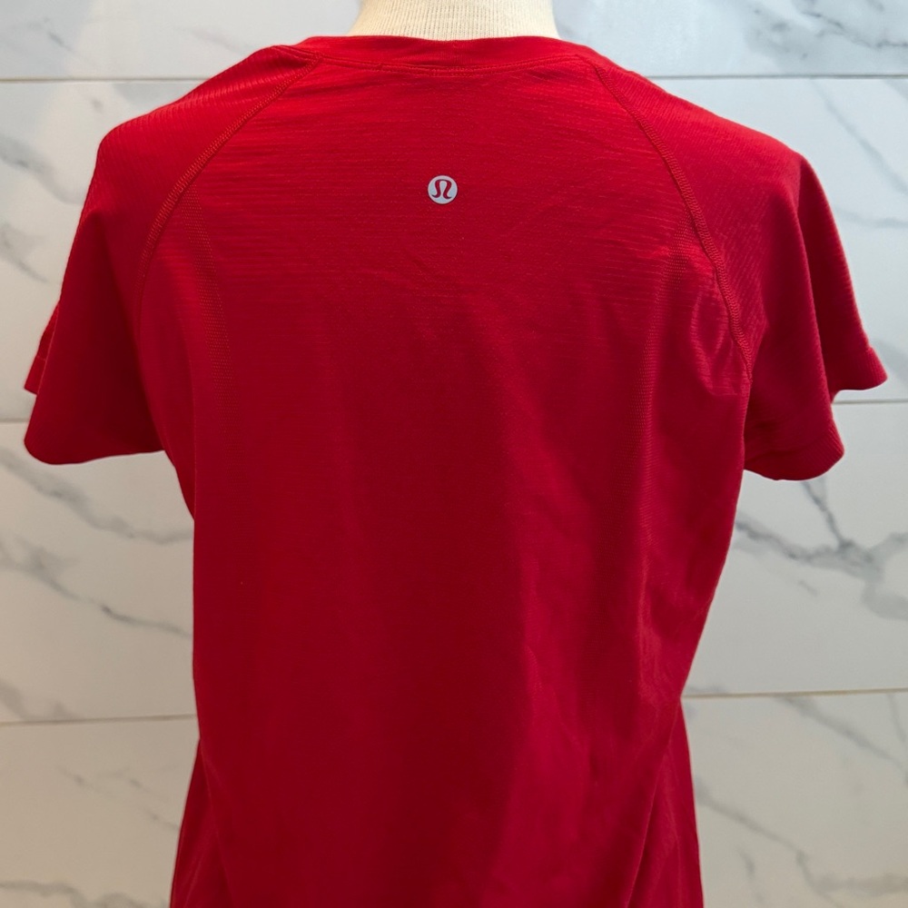Lululemon Swiftly Relaxed Short Sleeve Shirt
Dark Red Women’s Size 12 - Picture 6 of 13